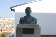 Busto Águedo de Oliveira